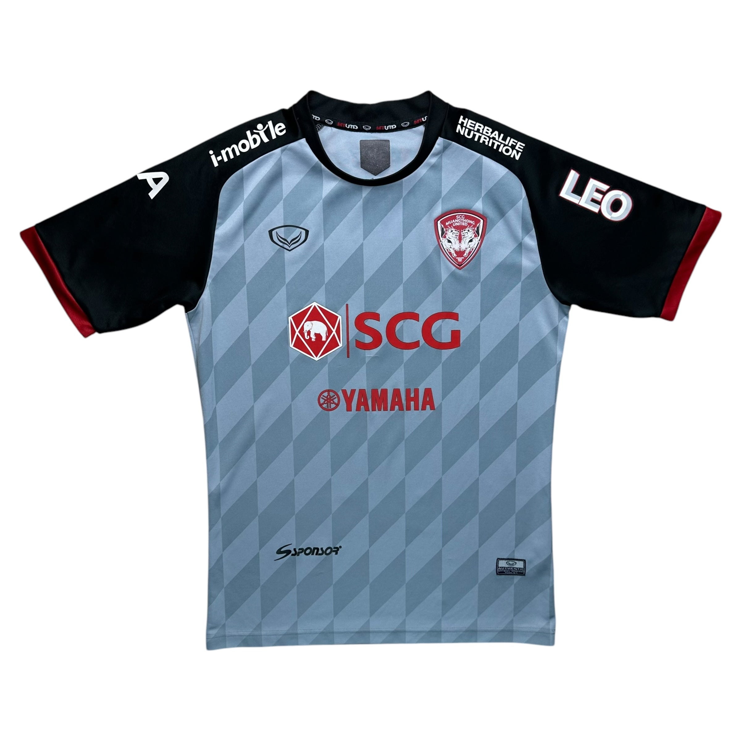 Muangthong United 2011 Away Shirt (M)